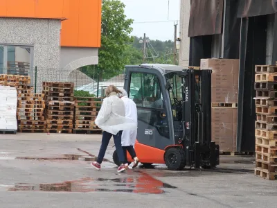 Hrpelje.<br>Proizvodna hala podjetja Marinblu.