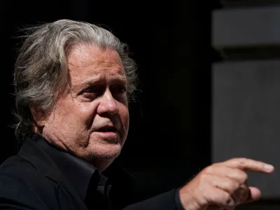 FILE PHOTO: Steve Bannon, talk show host and former White House advisor to former U.S. President Donald Trump, speaks to reporters before entering U.S. District Court in Washington, U.S., June 15, 2022. REUTERS/Elizabeth Frantz/File Photo