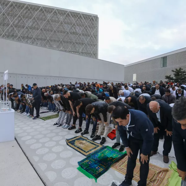 16.6.2024 osrednja bajramska slovesnost ob kurban bajramu, vodil jo bo mufti Nevzet Porić; Muslimanski kulturni center.Foto: Luka Cjuha