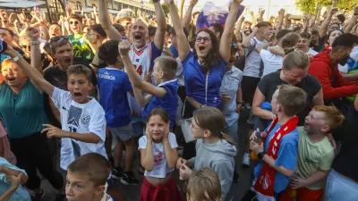 16.06.2024 - Euro 2024 - evropslo prvenstvo v nogometu - Spremljanje tekme nogometnega evropskega prvenstva med Slovenijo in Dansko na Pogačarjevem trgu. Foto: Luka Cjuha