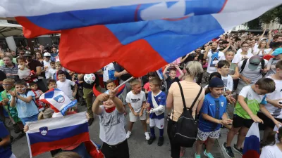 16.06.2024 - Euro 2024 - evropslo prvenstvo v nogometu - Spremljanje tekme nogometnega evropskega prvenstva med Slovenijo in Dansko na Pogačarjevem trgu. Foto: Luka Cjuha