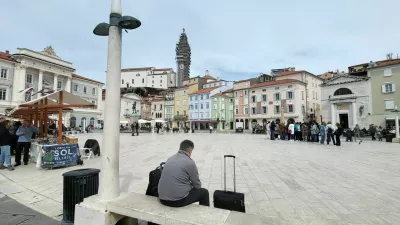 turist na tartinijevem trgu 