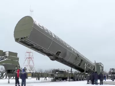 ﻿In this video grab provided by RU-RTR Russian television via AP television on Thursday, March 1, 2018, Russia's new Sarmat intercontinental missile is shown at an undisclosed location in Russia. President Vladimir Putin declared Thursday that Russia has developed a range of new nuclear weapons, claiming they can't be intercepted by enemy. (RU-RTR Russian Television via AP)