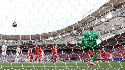 Trenutek na tekmi prvega kroga skupine C proti Danski v Stuttgartu, ki je najbolj razveselil slovenske navijače – izenačenje na 1:1 v 77. minuti. 