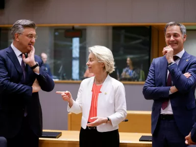 European Commission President Ursula von der Leyen gestures next to Croatia's Prime Minister Andrej Plenkovic and Belgium's Prime Minister Alexander de Croo as they attend a European Union leaders informal summit in Brussels, Belgium June 17, 2024. REUTERS/Johanna Geron