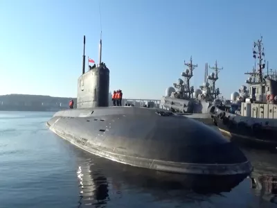 Russian sailors line up onboard a submarine, which is involved in drills held by the Pacific Fleet of the Russian Navy in the waters of the Pacific Ocean, the Sea of Japan and the Sea of Okhotsk, before leaving the port of Vladivostok, Russia, in this still image from video published June 18, 2024. Russian Defence Ministry/Handout via REUTERS ATTENTION EDITORS - THIS IMAGE HAS BEEN SUPPLIED BY A THIRD PARTY. NO RESALES. NO ARCHIVES. MANDATORY CREDIT. WATERMARK FROM SOURCE.