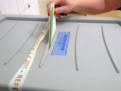 - Referendum 2011 o zakonu o pokojninskem in invalidskem zavarovanju, o zakonu o preprečevanju dela na črno in o noveli zakona o arhivih - pokojninska reforma //FOTO: Luka Cjuha