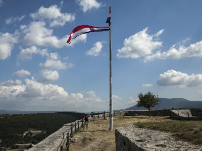 - Hrvaka 2015 - Knin - 20 obletnica zmage nad srbsko vojsko v operaciji Nevihta (Oluja) in osvoboditve Knina - 5. avgusta na Hrvakem praznujejo kot dan zmage, domovinske hvalenosti in dan veteranov.  //FOTO: Luka CjuhaOPOMBA: ZA OBJAVO V PRILOGI  DNEVNIKOV OBJEKTIV - REPORTAA 2015.