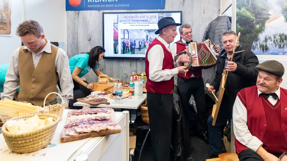 Na ljubljanskem Gospodarskem razstavišču se bo predstavilo več kot 130 domačih in tujih ponudnikov turističnih storitev.
F Milan Simčič