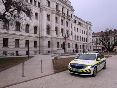 Policisti in pravosodni policisti imajo poleg podobnega naziva še en skupni imenovalec: obojih je premalo.