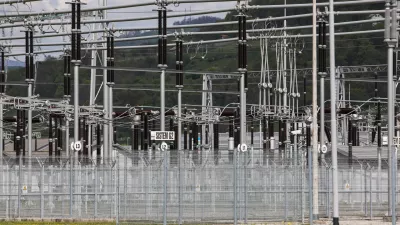 - Energetika, elektrika, samoskrba, daljnovod — 19.04.2023 – Nuklearna elektrarna Krško (NEK), edina slovenska jedrska elektrarna, ki deluje od leta 1983 //FOTO: Bojan Velikonja