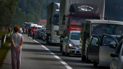 - primorska avtocesta - kolona na AC Ljubljana- Koper. Kolona dolga 18 km //FOTO: Bojan Velikonja