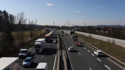 21.02.2024. DARS - štajerska avtocesta - odsek Domžale pri izvozu za Sneberje. Foto: Bojan Velikonja