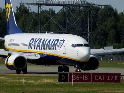 FILE PHOTO: Ryanair aircraft Boeing 737-8AS lands at Riga International Airport, Latvia July 21, 2022. REUTERS/Ints Kalnins/File Photo