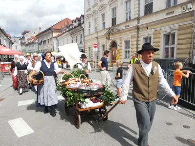 Folklorno društvo Val iz Pirana