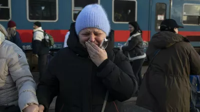 ﻿- Madžarska - železniška postaja Zahony, - ukrajinski begunci-- 08.03.2022 - Vojna v Ukrajini - kamion humanitarne pomoči na poti iz Slovenije v Ukrajino iz Ljubljane v Užgorod//FOTO: Jaka Gasar