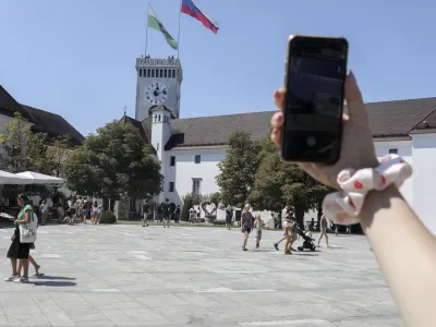 - Ljubljanski grad  - 09.08.2022 – Instagram točke v Ljubljani – turisti - //FOTO: Jaka Gasar