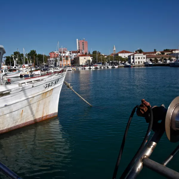 - KOPER 2010 - ribiška ladja///FOTO: Luka Cjuha