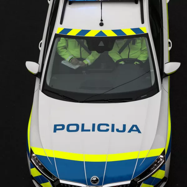 - simbolična fotografija - policija - policijski avto - 23.10.2022 – 26. Ljubljanski maraton 2022 - največji tekaški dogodek v Sloveniji - //FOTO: Luka Cjuha