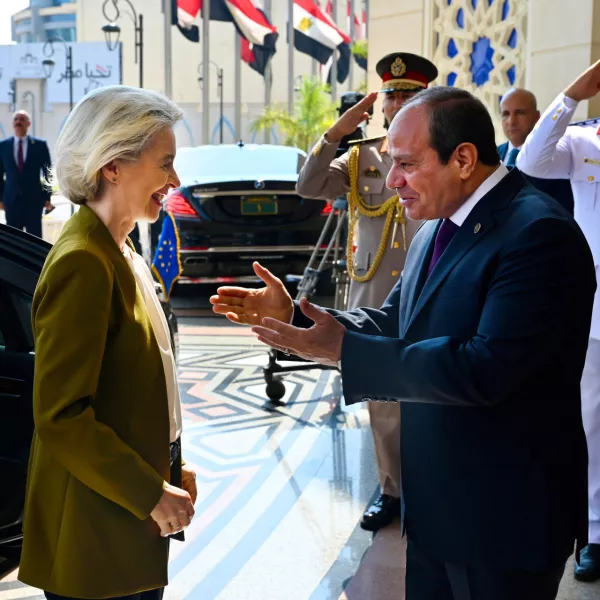 HANDOUT - 29 June 2024, Egypt, Cairo: President of Egypt Abdel Fattah El-Sisi receives President of the European Commission Ursula von der Leyen ahead of the Egypt-EU Investment Conference. Photo: Dati Bendo/European Commission/dpa - ATTENTION: editorial use only and only if the credit mentioned above is referenced in full