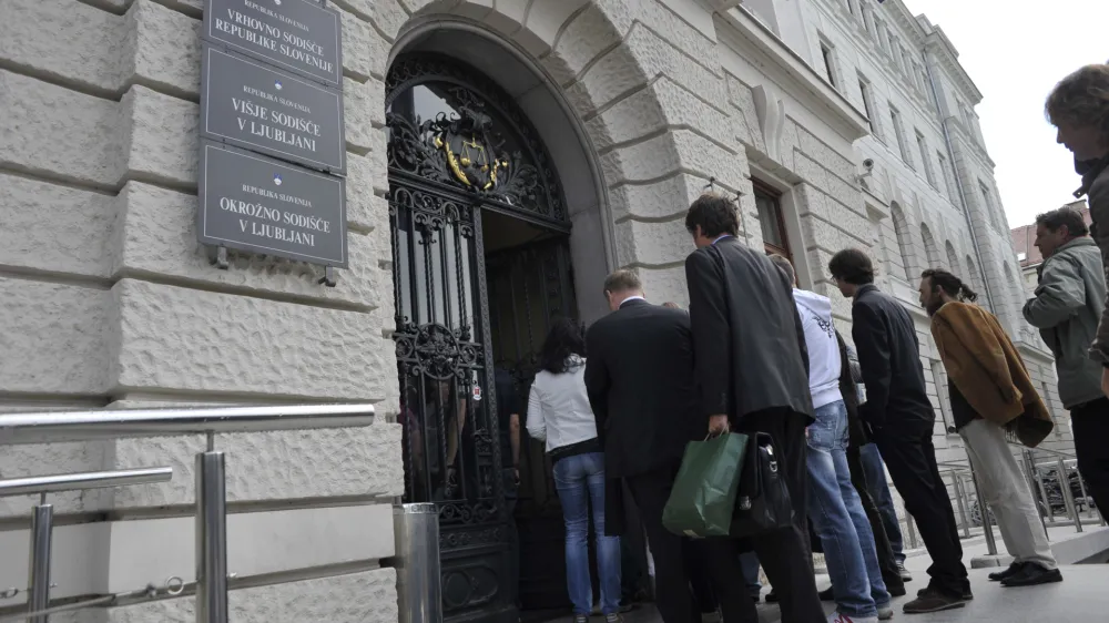 Na ljubljanskem okrožnem sodišču so konec lanskega leta našteli skoraj polovico vseh nerešenih zadev vseh slovenskih okrožnih sodišč. 