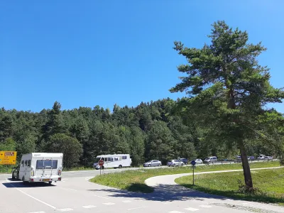 V prihodnjih dneh se bo začela tudi gradnja krožišča Šobec, ki bo normaliziralo vključevanje na glavno prometnico Lesce-Bled.