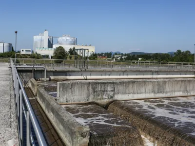 ﻿17.08.2017Ljubljana, Centralna čistilna naprava.Predstavitev ter novinarska konferenca ob odobritvi sredstev za kohezijski projekt Odvajanje in čiščenje odpadne vode na območju vodonosnika Ljubljanskega polja.//Foto: Bojan Velikonja