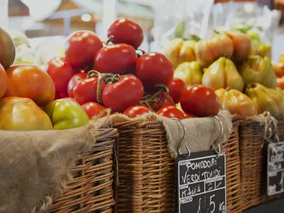 ﻿eataly, paradižniki v košarah