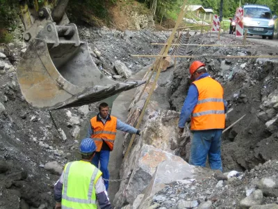 cesta struga davca sanacija zelezniki