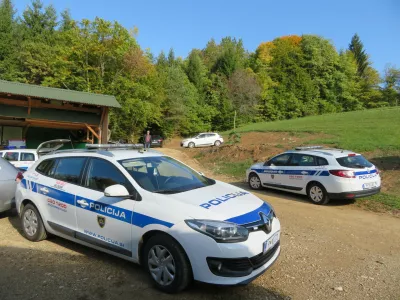 ﻿Streljanje, Šentjošt pri Stopičah, policija, PU Novo mesto, v gozdu našli tri tulce. Foto: Dragana Stanković