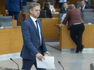 Ljubljana, DZ.Zacetek redne seje DZ s poslanskimi vprasanji predsedniku vlade Robertu Golobu in ministrom ter mandatno-volilnimi zadevami.Predsednik vlade Robert Golob.Foto. Bor Slana/STA