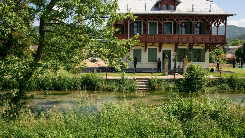 Ljubljana, Zgornje Gameljne.Ogled prenovljene vile Ruska daca, razglasene za kulturni spomenik lokalnega pomena.