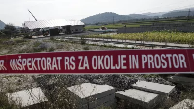 ﻿19.9.2014 - bioplinarna Petrač v Zgornjih Pirničah. črna gradnja, Inšpektorat za okolje in prostor, rušenje //FOTO: Luka Cjuha.