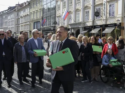 ljubljanski župan Zoran Janković- 12.10.2022 – Lokalne volitve 2022 - Lista Zorana Jankovića (LZJ) je vložila kandidature za župana in mestni svet MOL - Mestna občina Ljubljana; //FOTO: Jaka Gasar