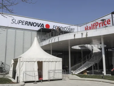 - 06.04.2022 - Nakupovalni center Supernova Ljubljana Rudnik – otvoritev novega razširjenega nakupovalnega centra na dodatnih 20.000 m² površine - 50 novih prodajaln, 19 restavracij in barov v dveh nadstropjih, fitnes, dva zabaviščna parka, ter 7 najsodobnejših kinodvoran. //FOTO: Jaka Gasar