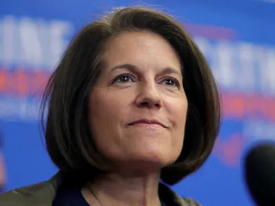 FILE PHOTO: Democratic U.S. Senator Catherine Cortez Masto leads a rally ahead of the midterm elections in Henderson, Nevada, U.S. on November 7, 2022. REUTERS/David Swanson/File Photo