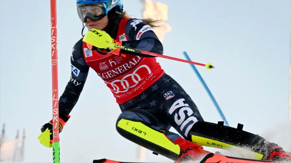 Alpine Skiing - FIS Ski World Cup - Slalom - Levi, Finland - November 20, 2022 Mikaela Shiffrin of the U.S. in action during the the women's slalom competition Jussi Nukari/Lehtikuva via REUTERS ATTENTION EDITORS - THIS IMAGE WAS PROVIDED BY A THIRD PARTY. NO THIRD PARTY SALES. NOT FOR USE BY REUTERS THIRD PARTY DISTRIBUTORS. FINLAND OUT. NO COMMERCIAL OR EDITORIAL SALES IN FINLAND.