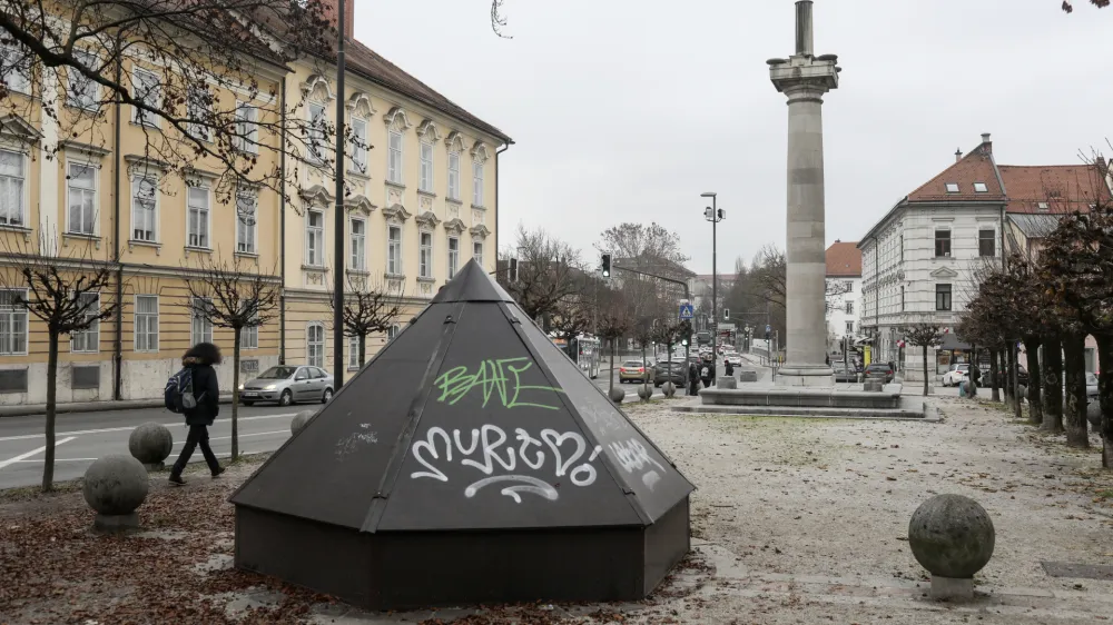 - 20.12.2022 - Levstikov park, Ljubljana //FOTO: Jaka Gasar