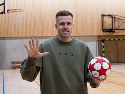 Kranjski turnir v futsalu, privlačni različici nogometa, ki se igra na manjšem igrišču in v zaprtih prostorih, podpira tudi slovenski nogometni as Josip Iličić.
 