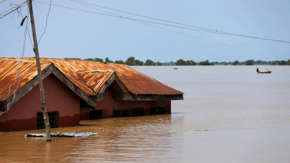 ﻿A house partially submerged in flood waters is pictured in Lokoja city, Kogi State, Nigeria September 17, 2018. REUTERS/Afolabi Sotunde