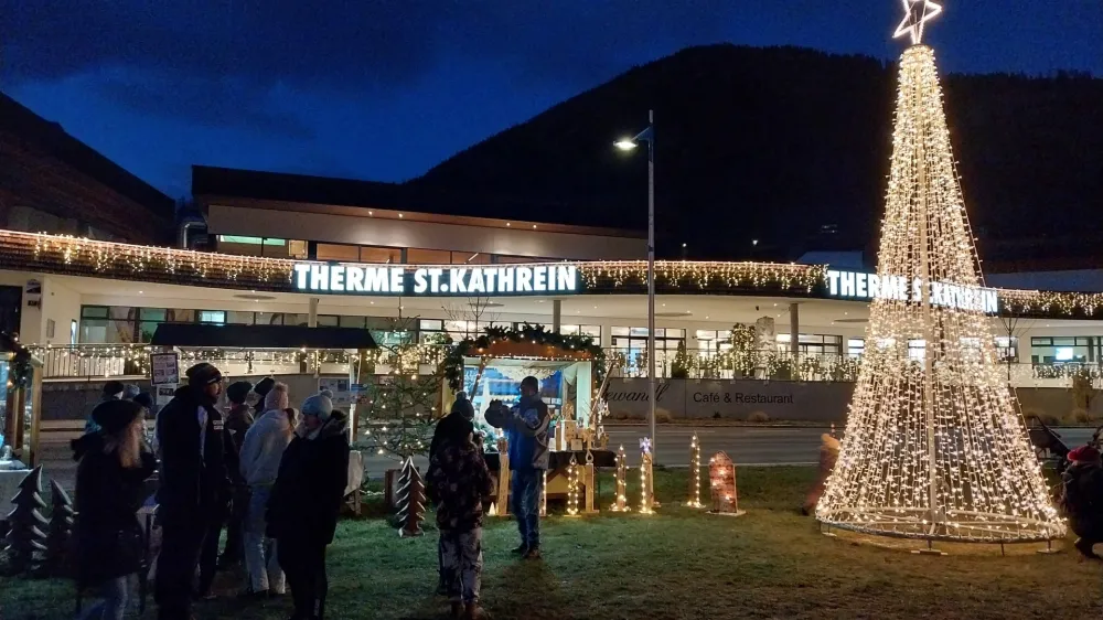 Vsako soboto do Božiča bo pred termami v Bad Kleinkirchheim potekala adventna tržnica Kirchheimer Advent. 