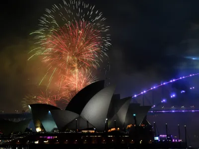 The 9pm fireworks are seen over the Sydney Opera House and Sydney Harbour Bridge during New Year's Eve celebrations in Sydney, Saturday, December 31, 2022. (AAP Image/Bianca De Marchi) NO ARCHIVING