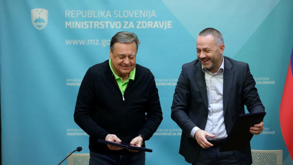 Slovenija,Ljubljana, 17.11.2022 17. november 2022 <br>Podpis med mestno ob ino Ljubljana in Ministrstvom za zdravje o re evanju problematike dru inske medicine v Ljubljani, zdravstvo, ljubljana, Zoran Jankovi, Danijel Be i Loredan<br>Foto:Borut ivulovi /Bobo<br>