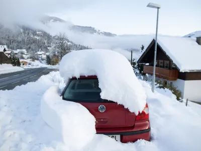 ﻿Car is seen covered with snow in village of Iselsberg, Austria, November 14, 2019. REUTERS/Antonio Bronic