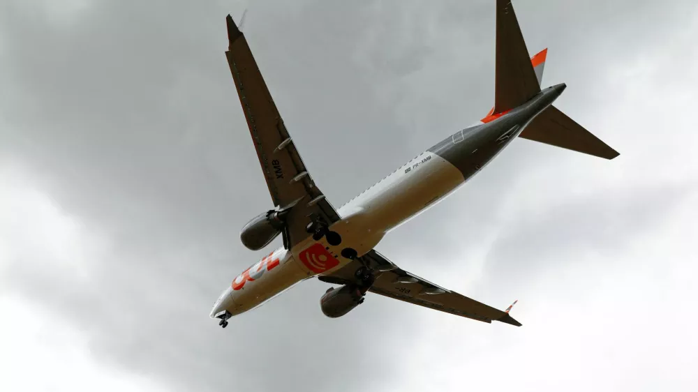 FILE PHOTO: A Boeing 737 Max airplane of Brazilian airlines GOL Linhas Aereas prepares to land at Salgado Filho airport in Porto Alegre, Brazil, December 9, 2020. REUTERS/Diego Vara/File Photo