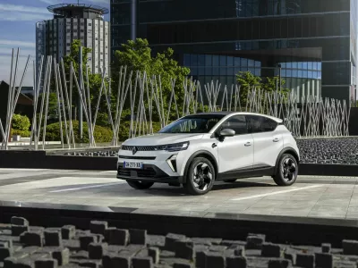 Kdor gleda na to, da bo avto lep, udoben in različnih barvnih kombinacij, bo izbral model, ki vibrira v vibraciji številke šest, na primer renault captur. Foto: Renault