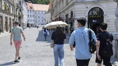 - 10.07.2024 - Ljubljana - vročina, vročinski val, pripeka, hlajenje, turisti //FOTO: Jaka Gasar