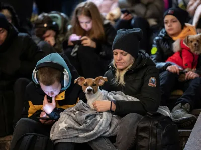 People take shelter inside a metro station during massive Russian missile attacks in Kyiv, Ukraine February 10, 2023. REUTERS/Viacheslav Ratynskyi