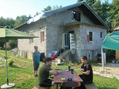 Iskrica, Vinarje pri Slovenski Bistrici, neurje s točo, družina Zabukovnik, Sabina, Klemen in Domen. Foto: Tatjana Pihlar / Foto: Tatjana Pihlar 