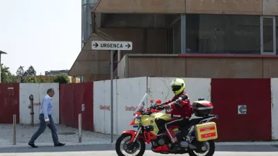 ﻿- 02.06.2015 - Urgenca - Urgentni blok UKC - Univerzitetni klinični center v Ljubljani, reševalno vozilo, motorist reševalec    ///FOTO: Luka Cjuha.